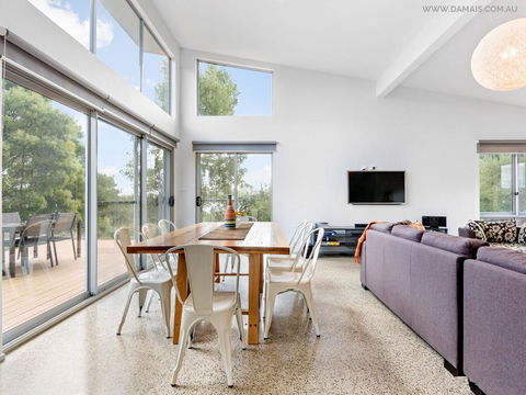 4 King Or 8 Single Beds WiFi, Netflix, Pet Friendly - Hervey Bay Accommodation 3