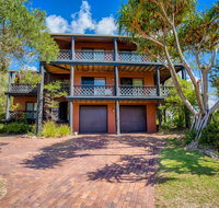 41 Carlo Circle - Rainbow Beach Huge Beach House With Room for Everyone - Hervey Bay Accommodation