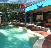 43 Double Island Drive - Two level holiday home with swimming pool. Located close to beach and CBD - Hervey Bay Accommodation