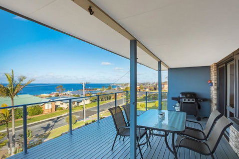 45 Hillside Cres Beach House - Hervey Bay Accommodation 2