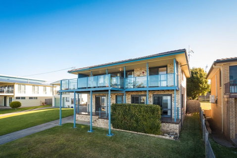 45 Hillside Cres Beach House - Hervey Bay Accommodation 0