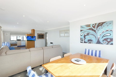 45 Hillside Cres Beach House - Hervey Bay Accommodation 3