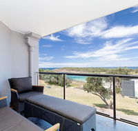 5 'The Outlook' 4 Ocean Parade - overlooking Boat Harbour beach and ducted air conditioning - Hervey Bay Accommodation