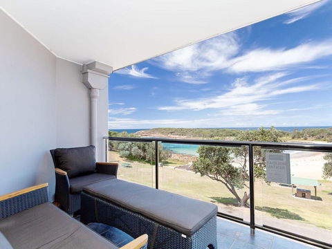 5 'The Outlook', 4 Ocean Parade - Overlooking Boat Harbour Beach And Ducted Air Conditioning - Hervey Bay Accommodation 0