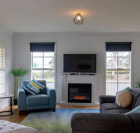 5 Bedroom Close to Beach and Moorpanyal Park - Hervey Bay Accommodation