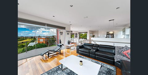 5 Star Gowanbrae Views - Hervey Bay Accommodation 2