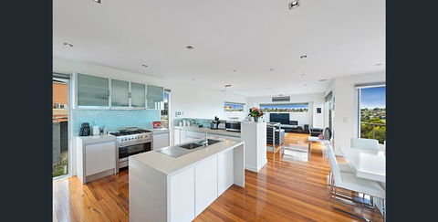 5 Star Gowanbrae Views - Hervey Bay Accommodation 1