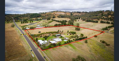 505 CONROD STRAIGHT MOUNT PANORAMA - Tourism Hervey Bay 0