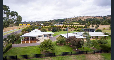 505 CONROD STRAIGHT MOUNT PANORAMA - Tourism Hervey Bay 1