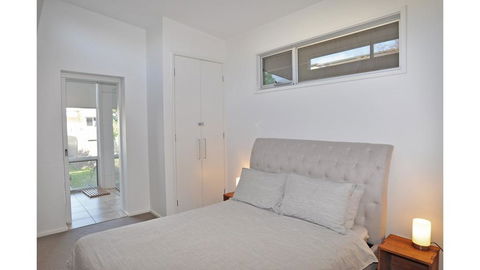 52 ON BAYVIEW - PET FRIENDLY (OUTSIDE ONLY) - Hervey Bay Accommodation 1