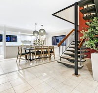 7 Bedroom Gold Coast Luxury Waterfront Home with Pool sleeps 20 - Hervey Bay Accommodation