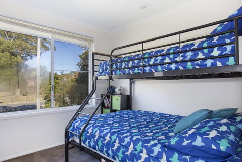 77 Lake Entrance Rd - Waterfront Wonder - Hervey Bay Accommodation 1