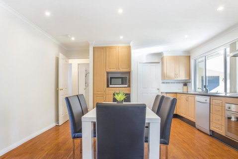77 Lake Entrance Rd - Waterfront Wonder - Hervey Bay Accommodation 3