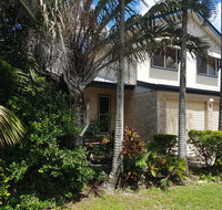 8 Hakea Place - Family Home on a Quiet Street Close to Beach  Shops Pet Friendly - Hervey Bay Accommodation