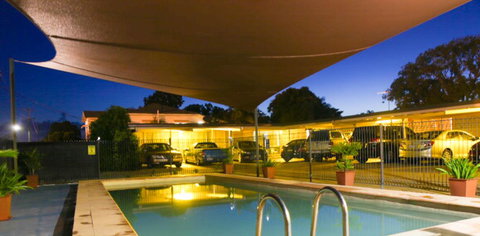 A & A Motel - Hervey Bay Accommodation 0