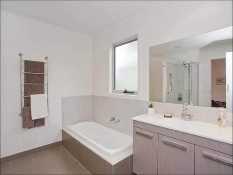 A Beautiful Beach House Torquay - Tourism Hervey Bay 3