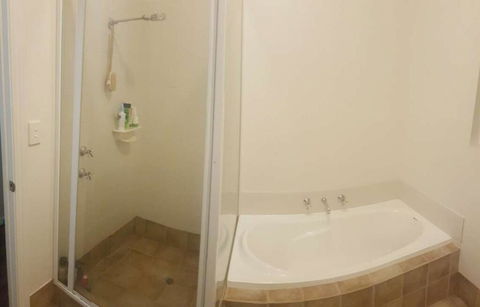 A Better Life Animal Sanctuary FarmStay - Private Two-Bedrooms, Lounge Room & Bathroom & Toilet, Shared Kitchen - Tourism Hervey Bay 1