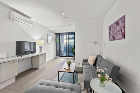 A Bright & Airy CBD Apt Next To Southern Cross - Tourism Hervey Bay 0