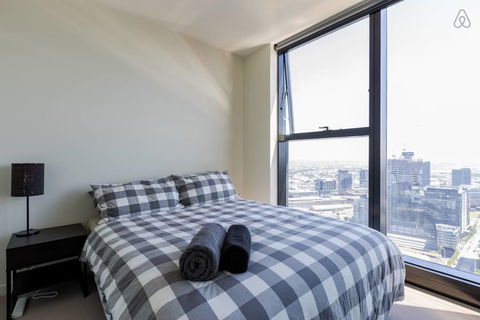 A Cozy CBD Suite With Spectacular City Views - Tourism Hervey Bay 1