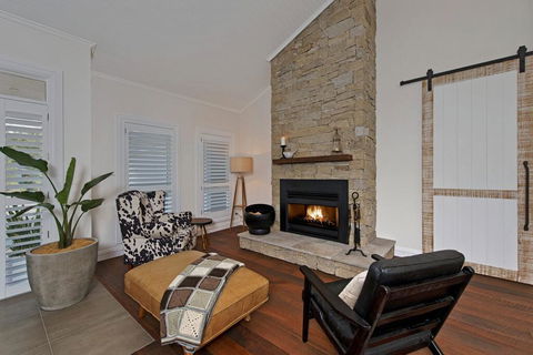 A Home Like Few Others - Hervey Bay Accommodation 2