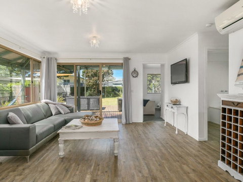 A La Plage - Hervey Bay Accommodation 1