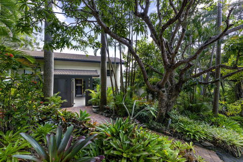 A Little Cove Treasure, Noosa Heads - Tourism Hervey Bay 1