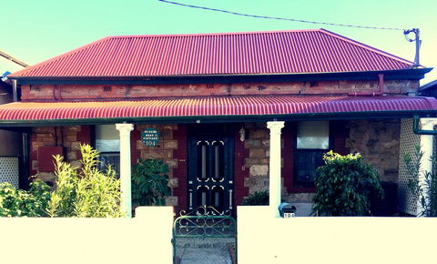 A Miner's Rest - Tourism Hervey Bay 0
