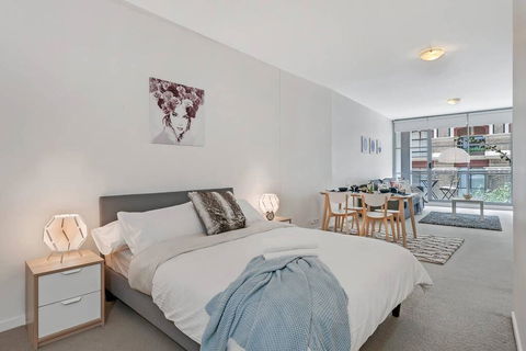 A Modern & Stylish Studio Near Darling Harbour - Tourism Hervey Bay 1