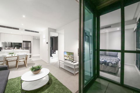 A Modern 2BR Apt Near Federation Square - Hervey Bay Accommodation 2