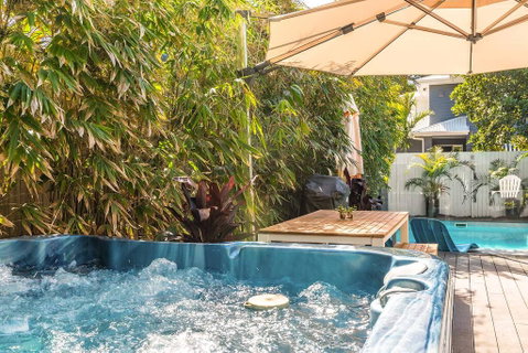 A PERFECT STAY - Aaloka Bay - Hervey Bay Accommodation 2