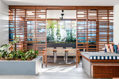 A PERFECT STAY - Adam + Eve - 2 Bedroom Luxury Apartment In Eve Tower - Hervey Bay Accommodation 2