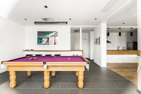 A PERFECT STAY - Adam + Eve - 2 Bedroom Luxury Apartment In Eve Tower - Hervey Bay Accommodation 3