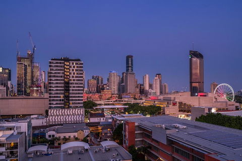 A PERFECT STAY - Adam + Eve - 2 Bedroom Luxury Apartment In Eve Tower - Hervey Bay Accommodation 1