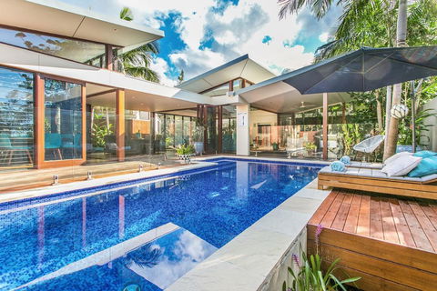 A PERFECT STAY - Amalfi Villa - Hervey Bay Accommodation 2