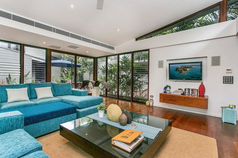 A PERFECT STAY - Amalfi Villa - Hervey Bay Accommodation 3