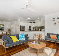 A PERFECT STAY - Barefoot Lane - beach house - Tourism Hervey Bay