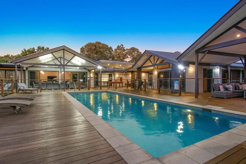 A PERFECT STAY - Lennox Unique Coastal Retreat - Hervey Bay Accommodation 0