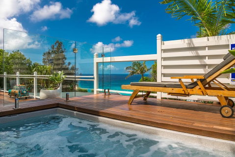 A PERFECT STAY - The Palms At Byron - Views Over Wategos Beach - Hervey Bay Accommodation 2