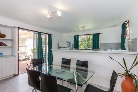A River Bed Cottage - Tourism Hervey Bay 2