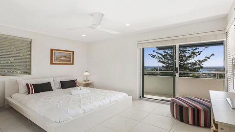 A Stylish Apartment With Noosa Views! - Unit 6 Yaringa 29 Noosa Drive - Tourism Hervey Bay 1