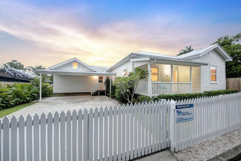 A Summer Cottage - Hervey Bay Accommodation 1