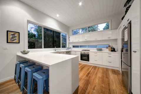 A Summer Cottage - Hervey Bay Accommodation 2