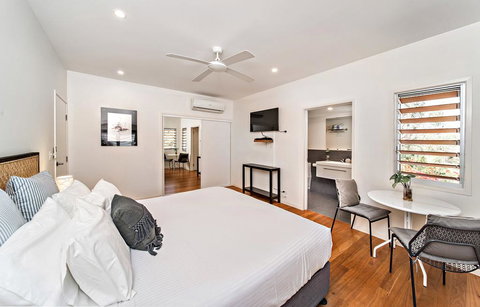 Aaman & Cinta Luxury Villas - Tourism Hervey Bay 1