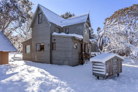 Aaragon - Hervey Bay Accommodation 0