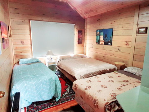 Abelia Cottages SPA LAKESIDE COTTAGE NO 1 - Tourism Hervey Bay 1