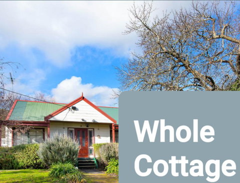 Abelia Cottages SPA LAKESIDE COTTAGE NO 1 - Tourism Hervey Bay 0