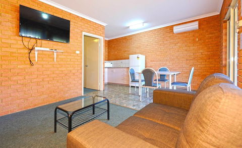 Abrolhos Reef Lodge - Tourism Hervey Bay 3