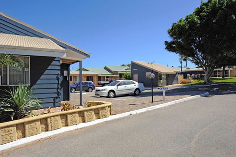 Abrolhos Reef Lodge - Tourism Hervey Bay 1