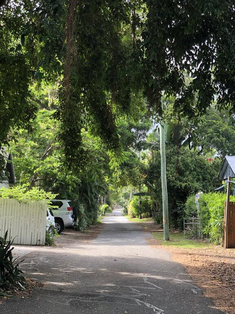 Absolute Beach Frontage, Family Friendly, Home Away From Home - Hervey Bay Accommodation 2