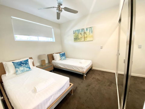 Absolute Beachfront - Cabarita Beach - Ocean Views - 3 Bed Apartment - Tourism Hervey Bay 2